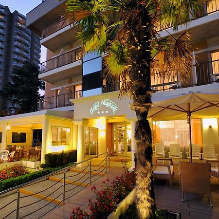 Hotel Niagara 利尼亚诺萨比亚多罗 外观 照片